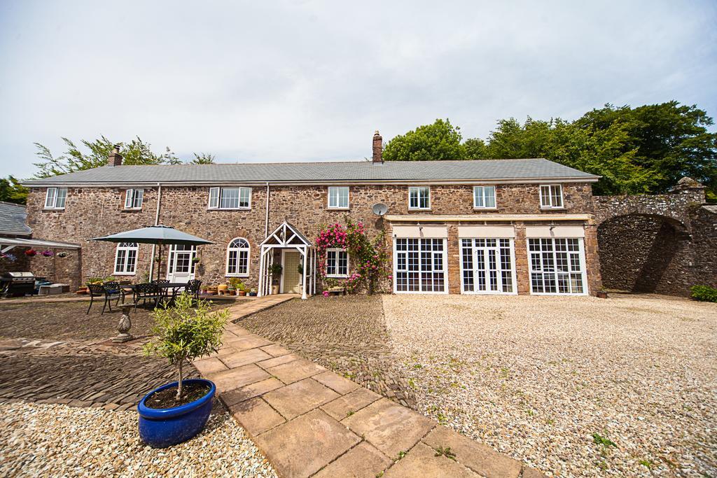 Stoodleigh Court Coach House Bed & Breakfast Tiverton  Exterior photo